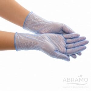 Luvas vinil azul translucido descartáveis nas mãos para uso profissional – Abramo