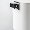 Balde do lixo branco com tampa aberta, indicado para bancadas de cozinha