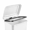 Aro preto que prende o saco no balde do lixo branco 42L