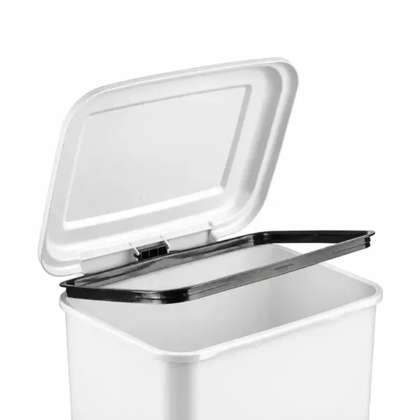 Aro preto que prende o saco no balde do lixo branco 42L